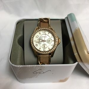 FOSSIL WATCH in box